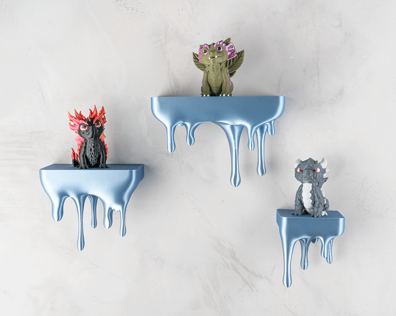 Drip-Regale mit Dekofiguren als Beispiel