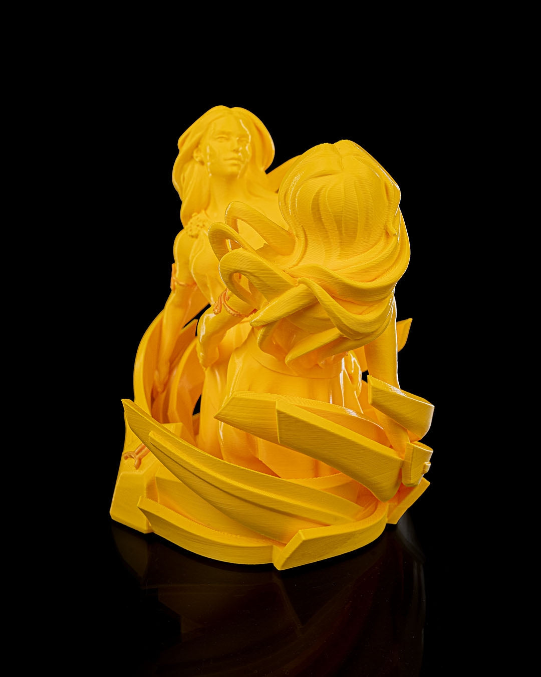 – 3D-Druck-Textur sichtbar auf gelber Oberfläche