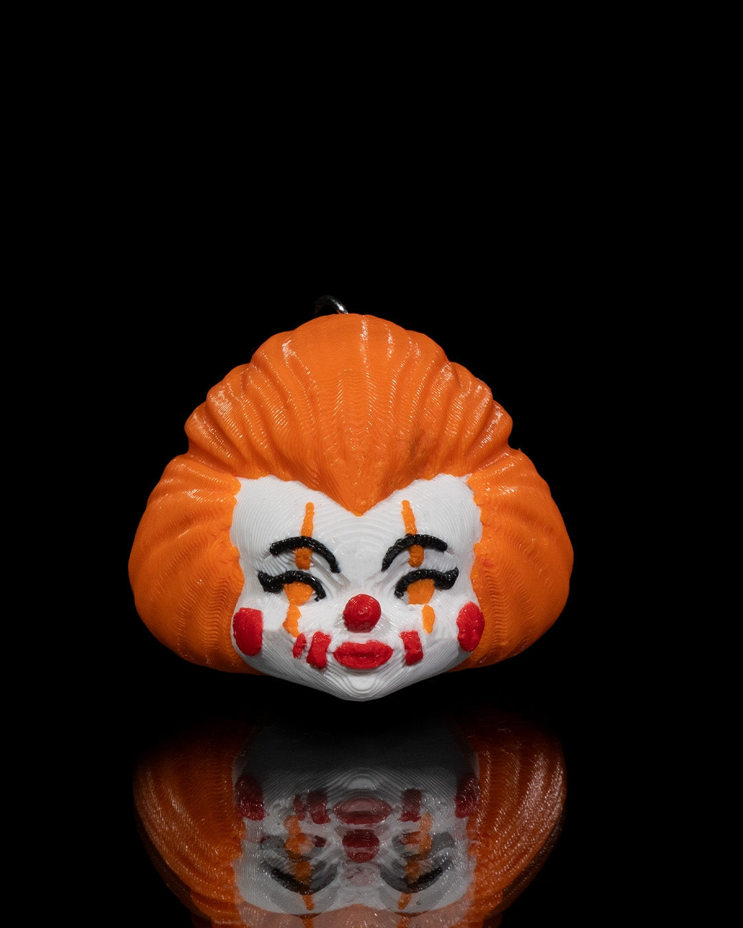 Pennywise-Schlüsselanhänger aus PLA, ca. 5 cm hoch, gruseliges Horror-Design, ideal für Schlüssel, Taschen und Halloween-Deko