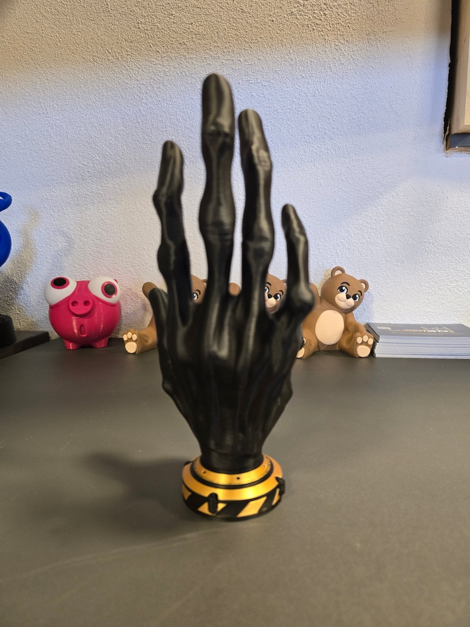 Alien Hand Controller Halter für PS5 und Xbox in Wunschfarbe - physisches 3D-Modell, Ansicht 4