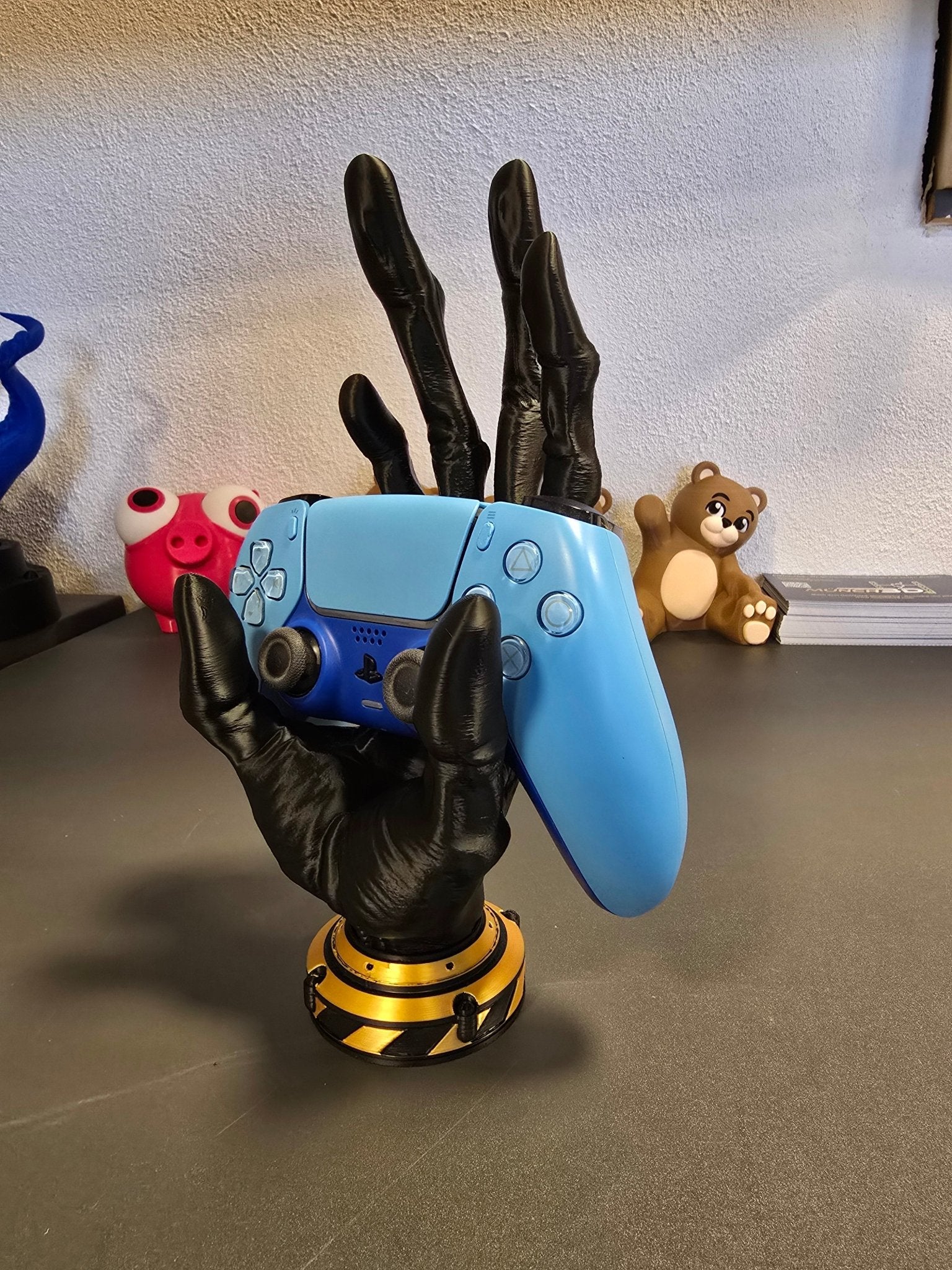 Alien Hand Controller Halter für PS5 und Xbox in Wunschfarbe - physisches 3D-Modell, Ansicht 5