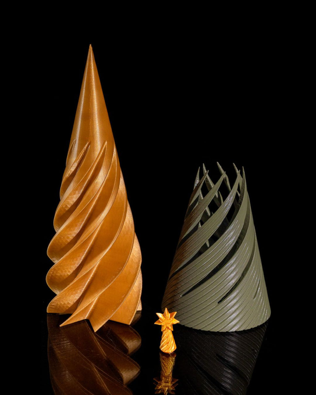 Stilvolle Weihnachtsbaum-Deko mit goldenen Akzenten – Zeitlos für Ihr Zuhause - physisches 3D-Modell, Ansicht 2