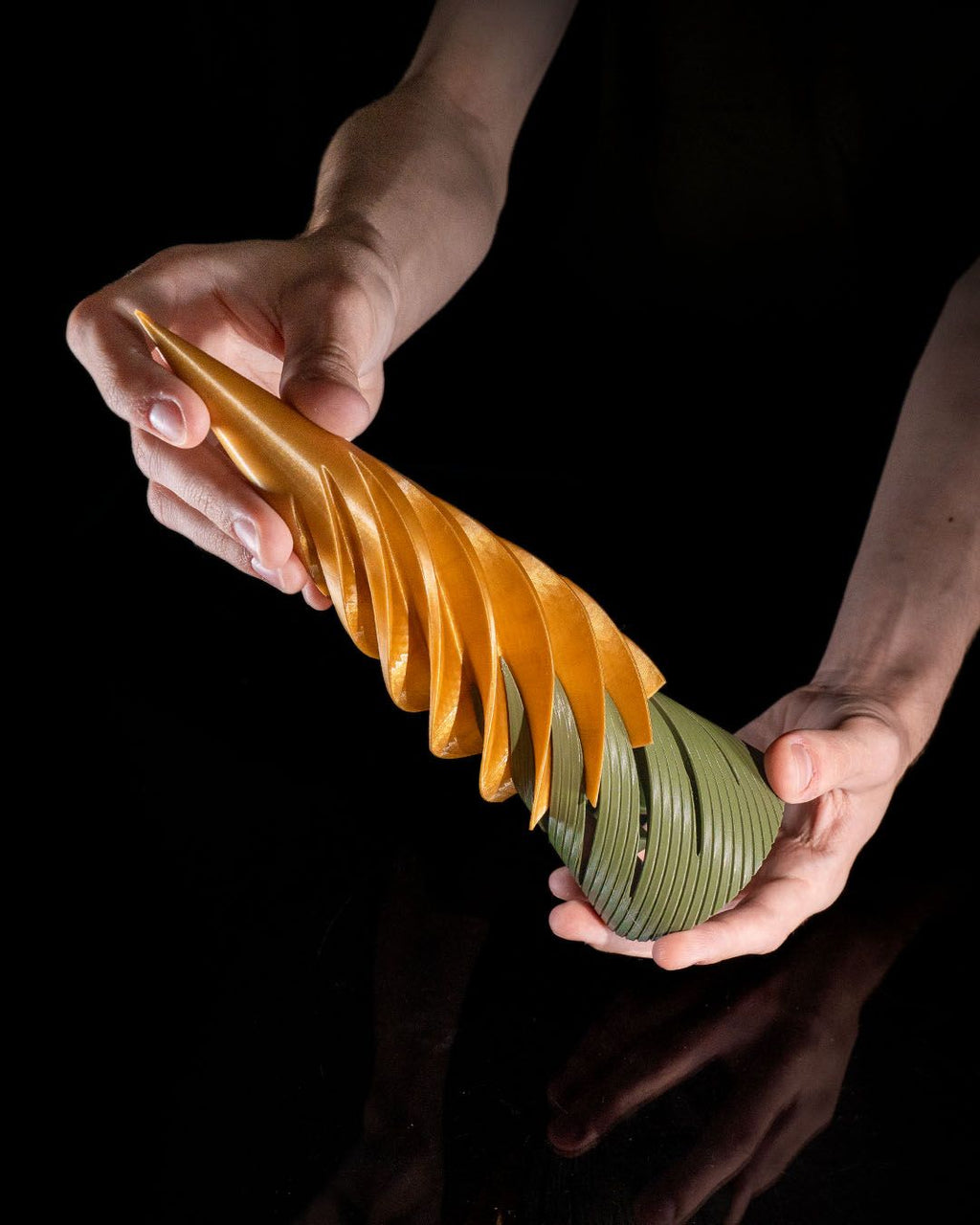 Stilvolle Weihnachtsbaum-Deko mit goldenen Akzenten – Zeitlos für Ihr Zuhause - physisches 3D-Modell, Ansicht 3