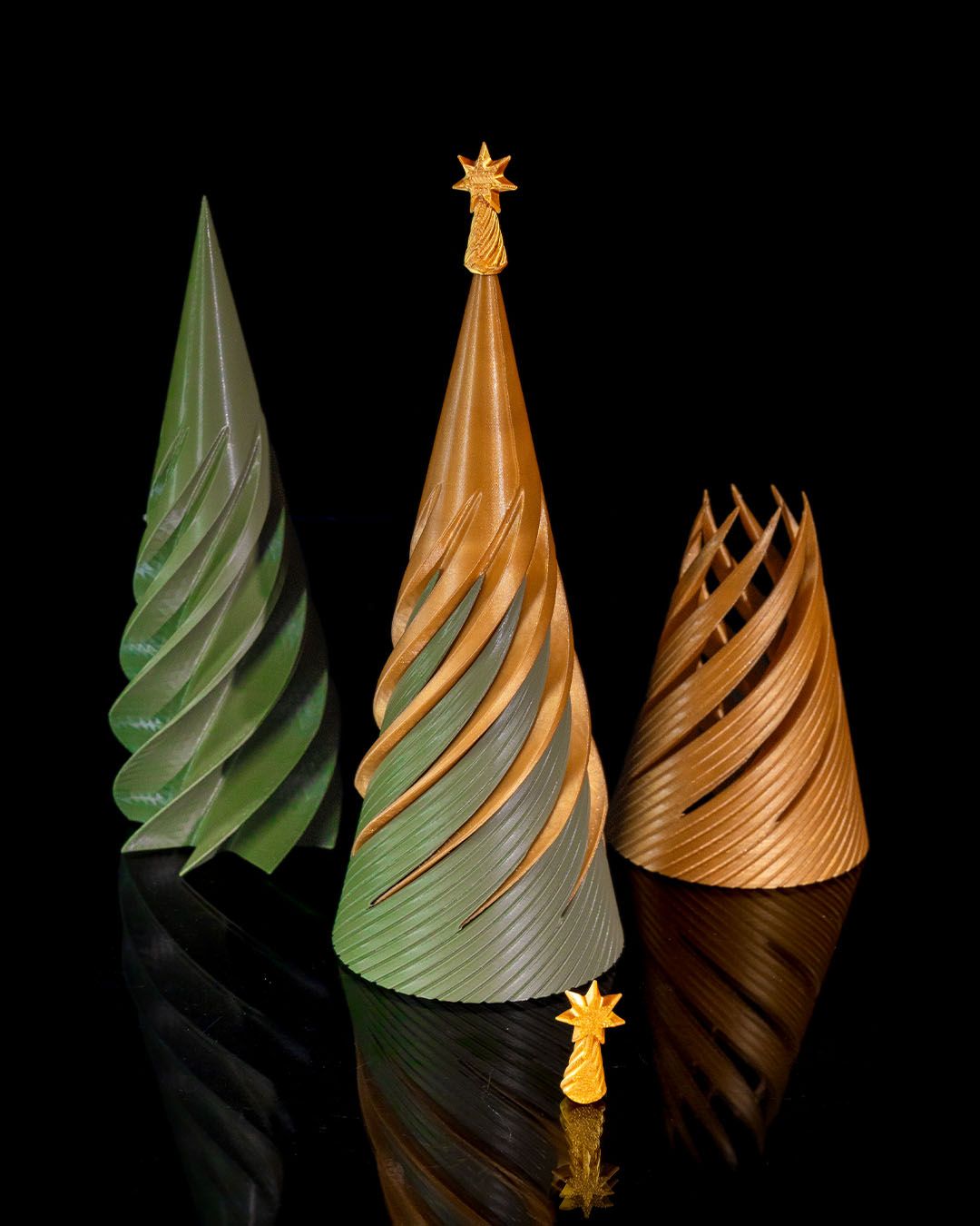 Stilvolle Weihnachtsbaum-Deko mit goldenen Akzenten – Zeitlos für Ihr Zuhause - physisches 3D-Modell, Ansicht 4