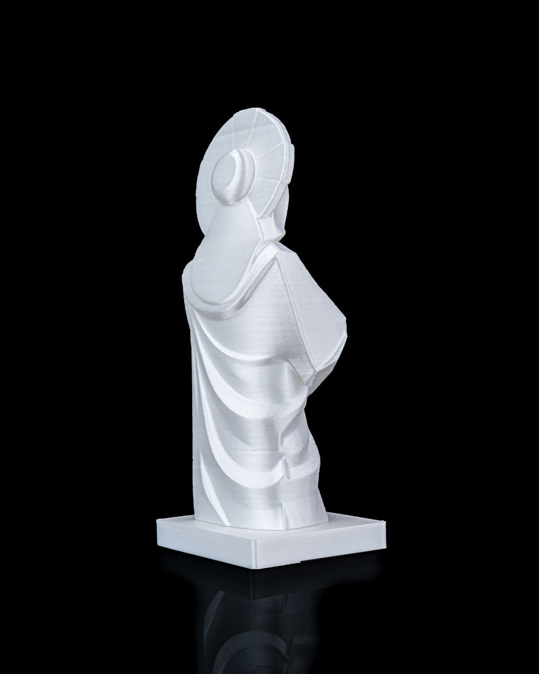 Detailaufnahme moderne Jesusfigur

