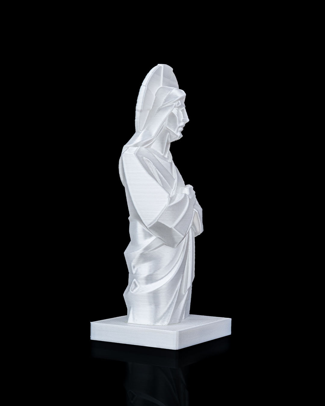 Dekorative Jesus-Skulptur in Weiß

