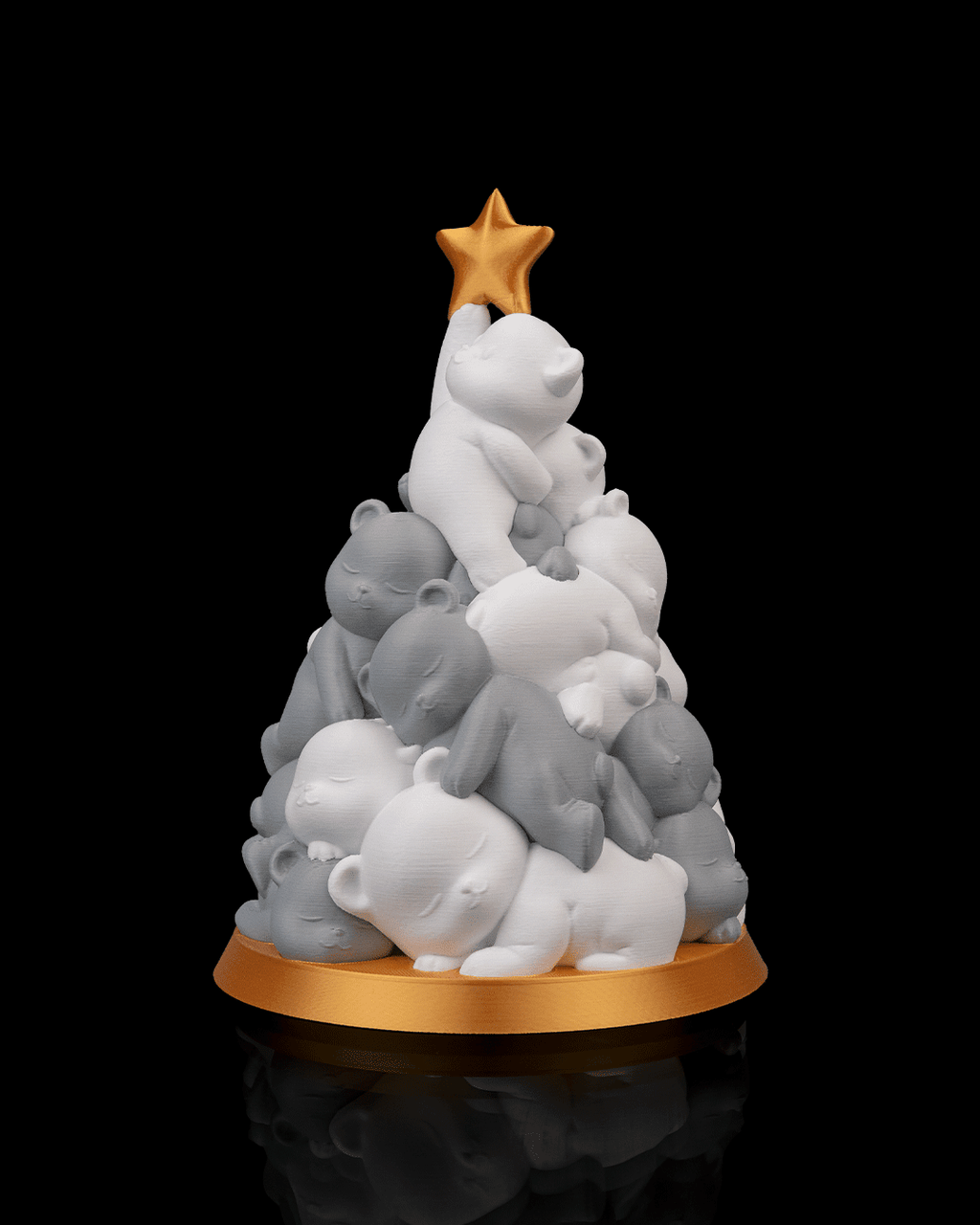 Beary Christmas Bären-Weihnachtsbaum, leicht gedrehte Ansicht mit goldenem Stern und goldenem Sockel – Münch3D