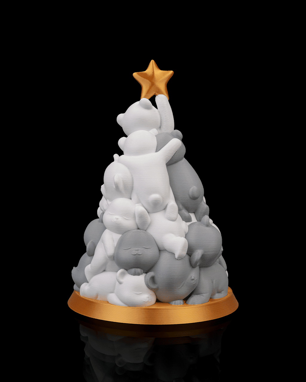 Beary Christmas Bären-Weihnachtsbaum, Rückansicht mit gestapelten Bären in Grau und Weiß, Spitze ohne Stern sichtbar – Münch3D
