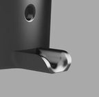 CAD-Rendering Detailansicht Ausguss – graues 3D-Modell zeigt Entwässerungsloch und seitlichen Abflussschnabel, keine Farbe erkennbar