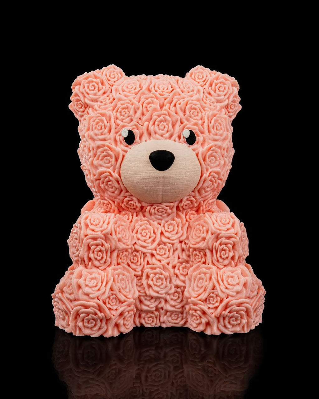 Blumenbär Rosenoptik in Lachs-Rosa, Frontalansicht – 3D-Druck Münch3D
