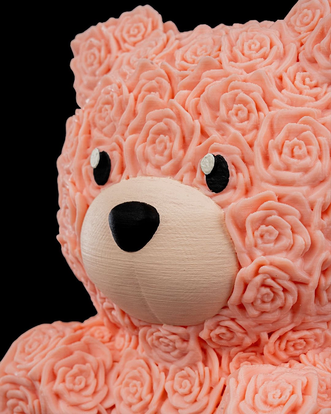 Blumenbär Rosenoptik, Nahaufnahme Gesicht mit Augen und Nase – Münch3D 3D-Druck