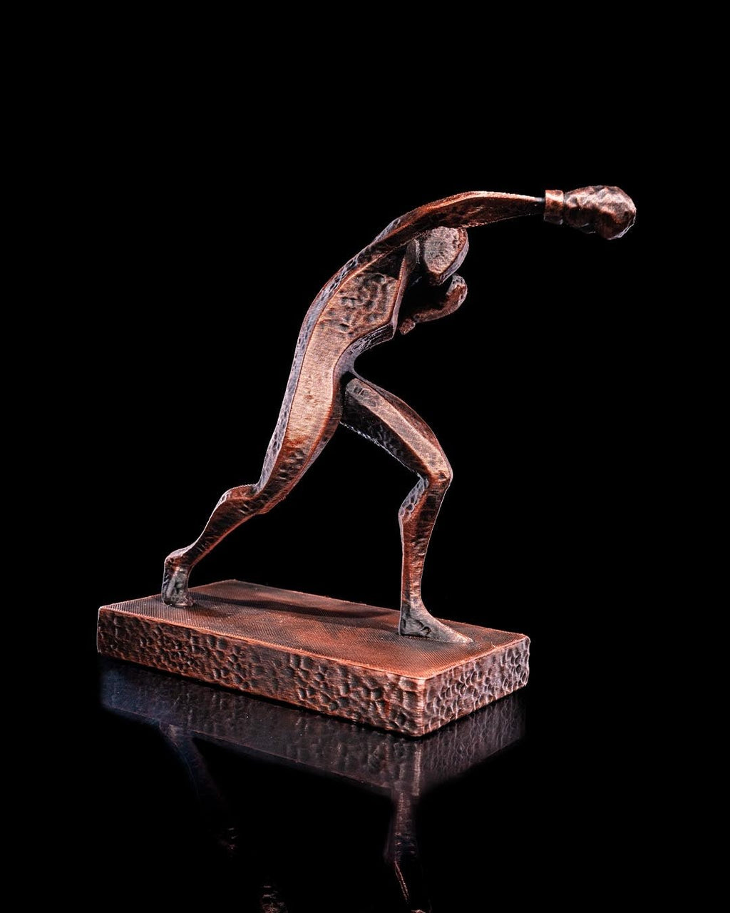 Boxer-Figur handbemalt Kupfer-Bronze-Optik, Seitenansicht Kampfpose – Made in Germany Münch3D