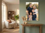 Foto-Wandbild aus Acrylglas mit eigenem Familienfoto, UV-Relief-Druck in herbstlichem Wohnzimmer über Konsolentisch