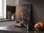 Echtes Produktfoto des Designs 8 – „Eat Drink & Be Scary“ als Acrylglas-Wandbild an der Wand, UV-Druck mit Relief-Textur