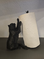 Küchenrollenhalter Katze mit Vogel in Schwarz mit grün gemustertem Küchenpapier, Nahaufnahme Rückansicht – Münch3D