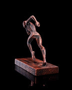 Läufer Figur handbemalt Kupfer-Bronze-Optik, 16 cm hoch, Ansicht schräg von vorne – Münch3D Kraichtal