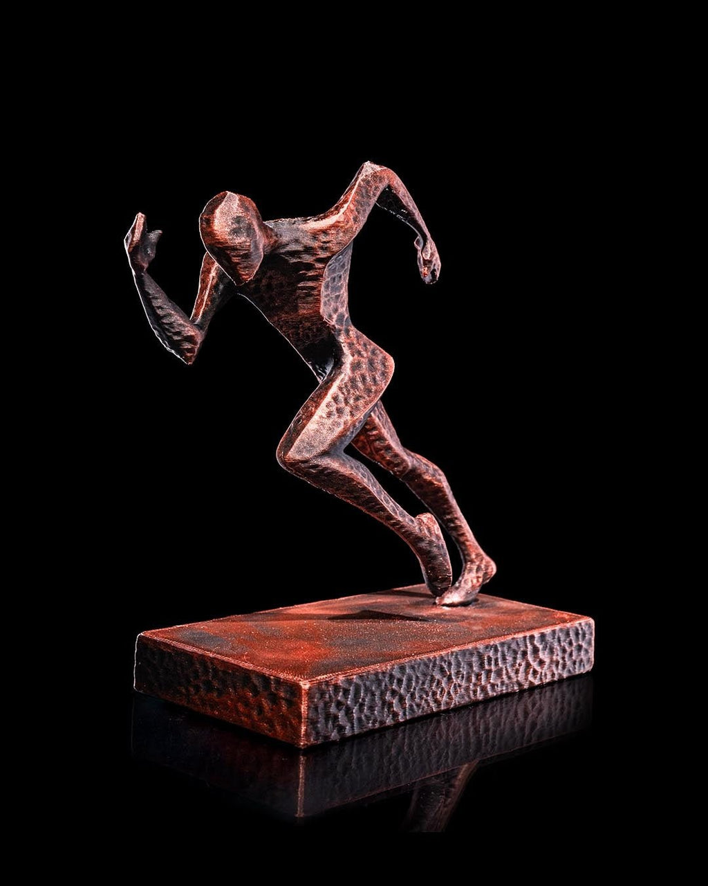 Handbemalte Läuferfigur Vollsprintpose, Seitenansicht – Münch3D 3D-Druck