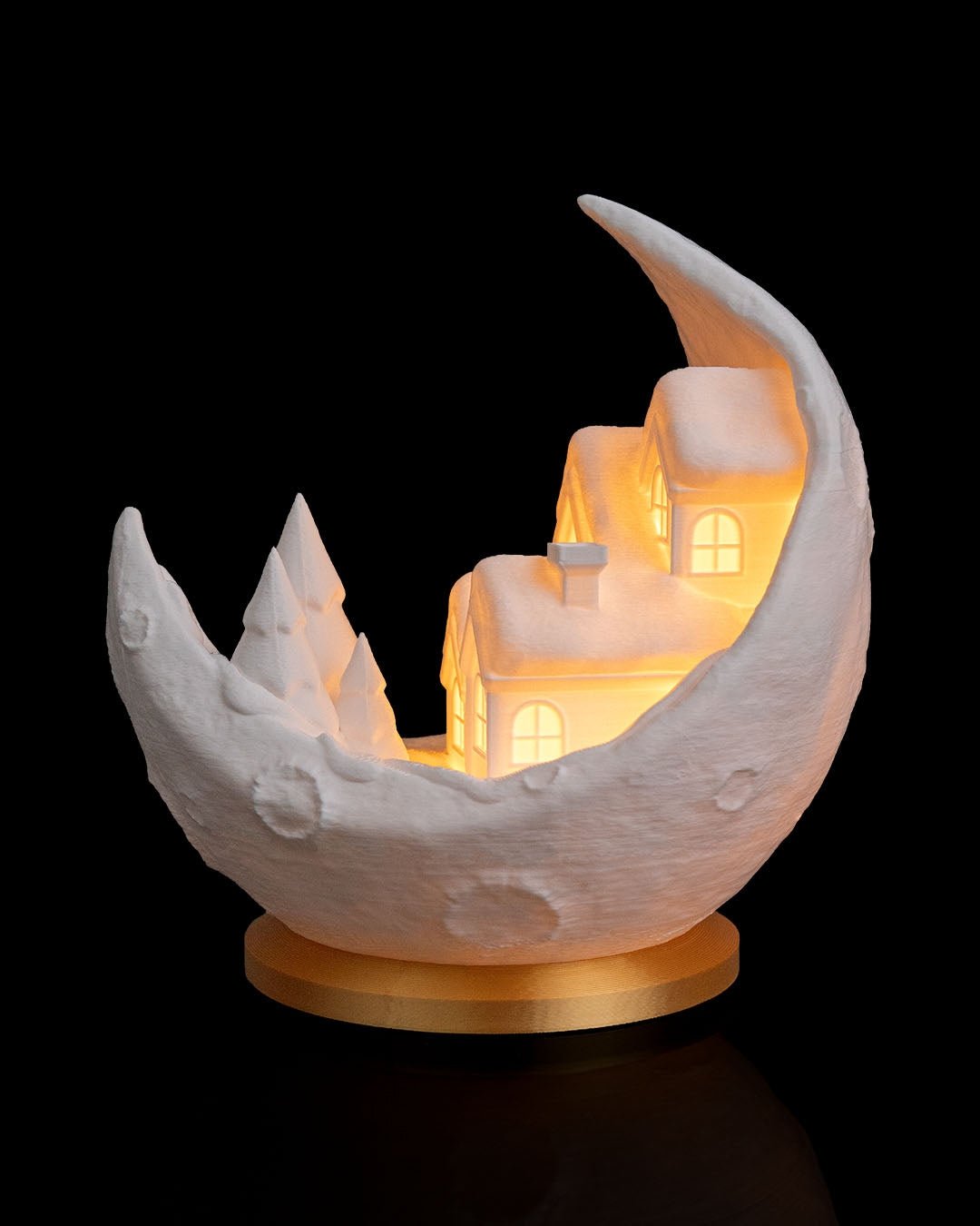 LED Mondlampe Winterdorf von der anderen Seite, Tannenbäume und beleuchtetes Dorf in der Mondsichel – Münch3D