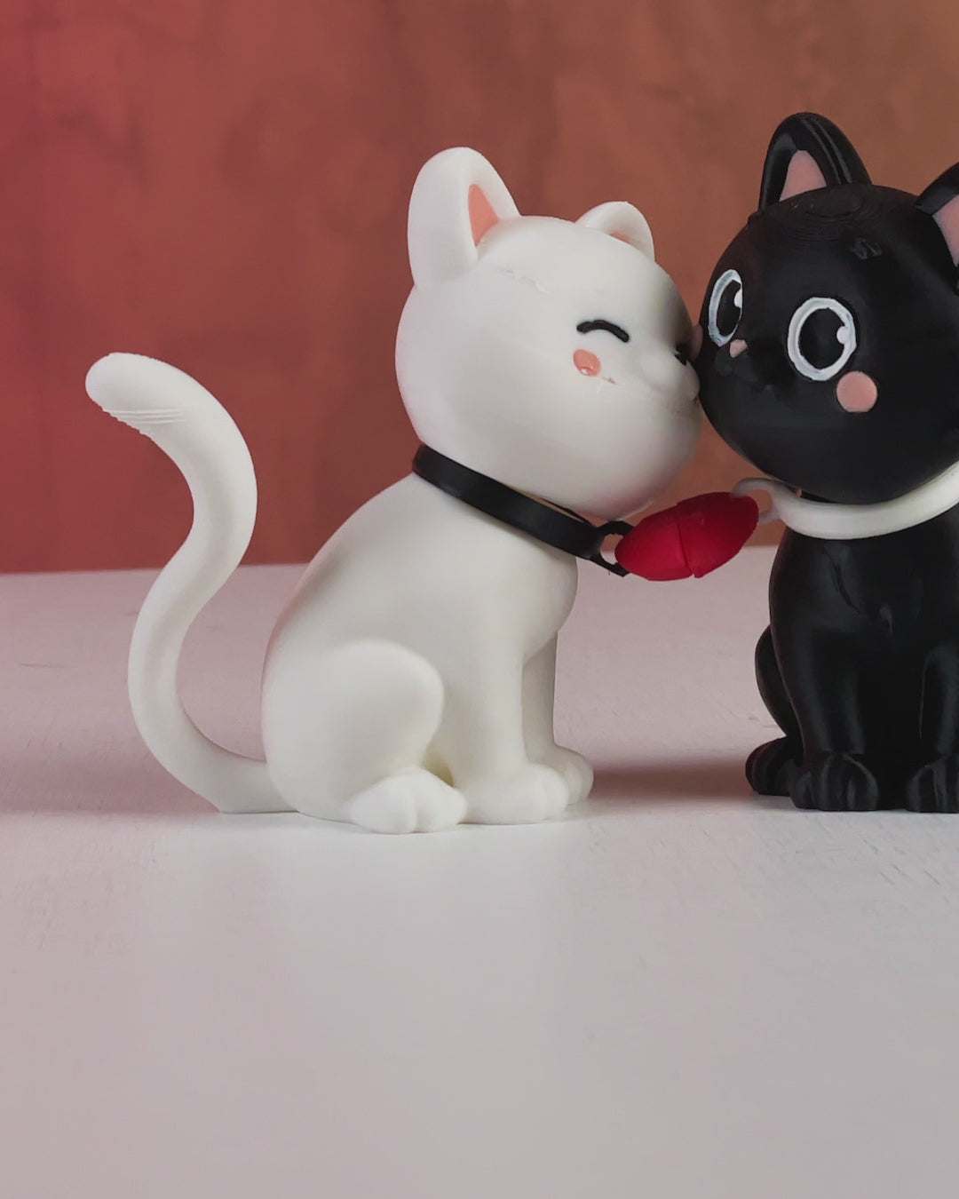 Perfektes Valentinstagsgeschenk ❤️ Zwei süße Katzen mit Herz – Romantische Dekoration für besondere Momente 🐱