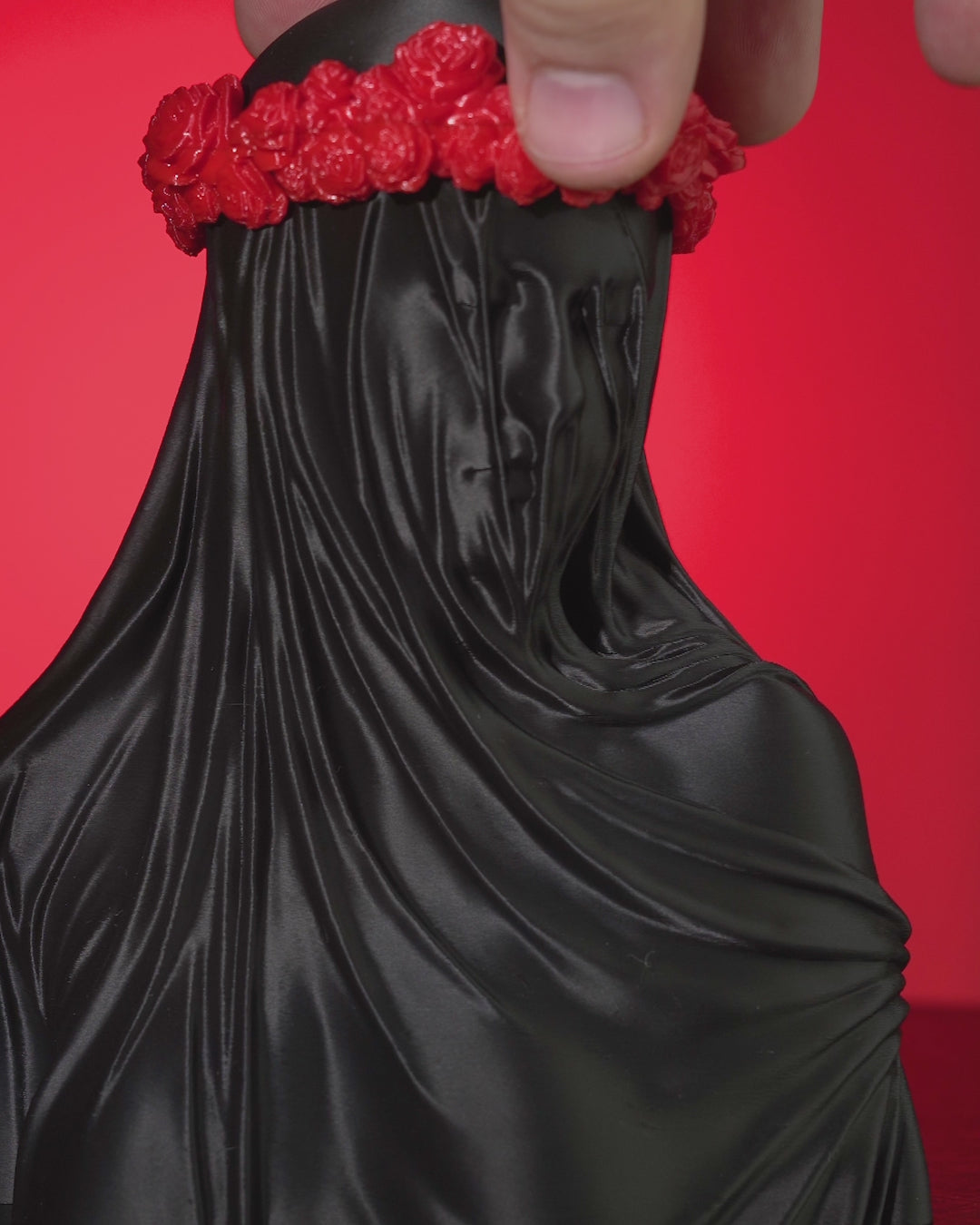 Veiled Mourning Bust "Veil of Silence" – Gothic Statue with Rose Crown, 16 cm