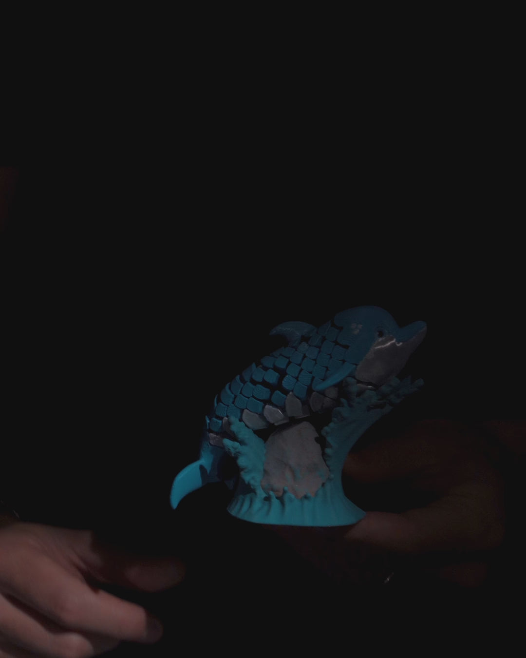 🌊 Beweglicher Delfin – Faszinierende Meeresfigur für Sammler & Deko-Liebhaber! 🐬