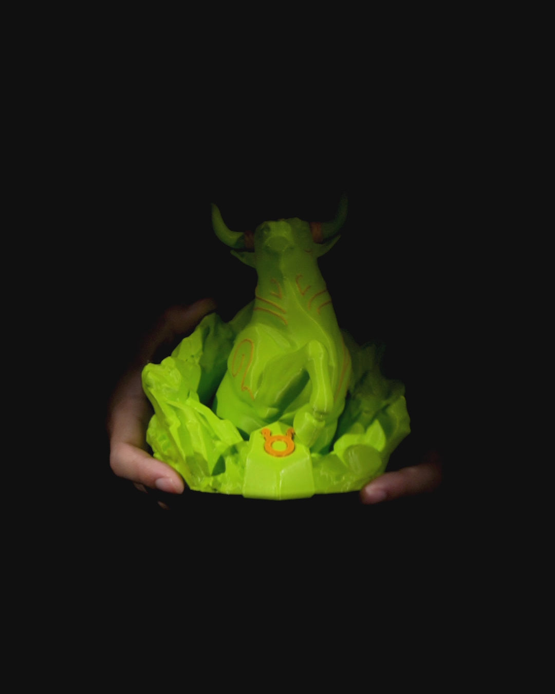 Kraftvolle Sternzeichen Skulptur Stier – personalisierbare Deko mit Symbol & Sternbild, ca. 15 cm hoch