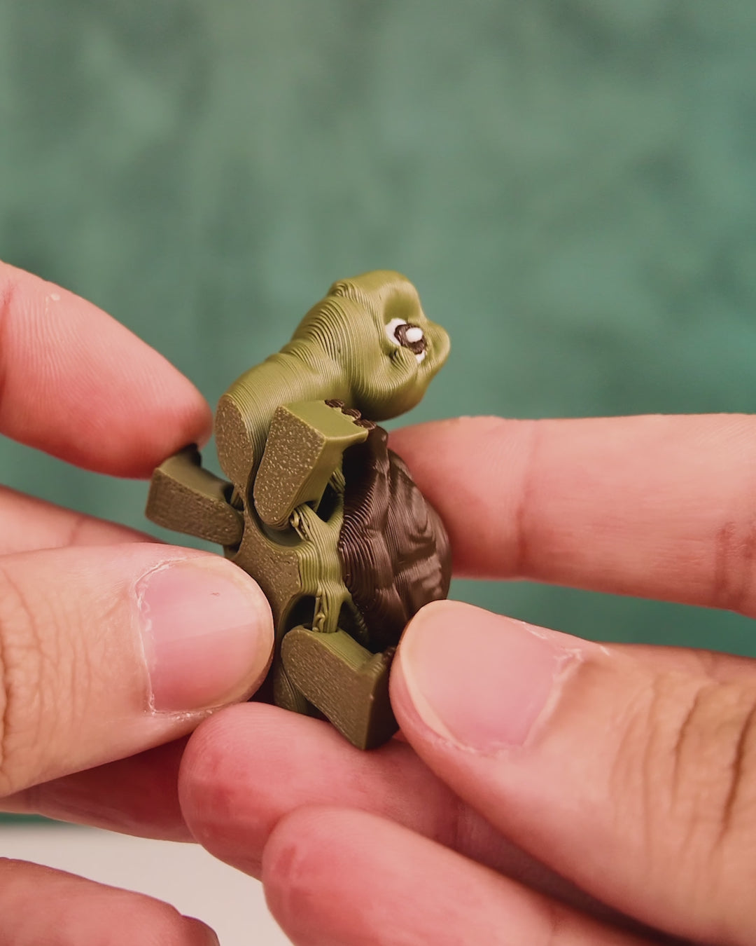 Niedliches Schildkrötenpaar mit beweglichen Beinen – Detailreiche Tierfigur als Geschenk oder Dekoidee