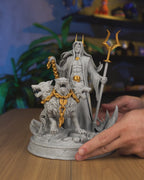 Hades-Statue Marmor-Optik mit Gold – Griechischer Unterweltgott mit Cerberus, 26 cm