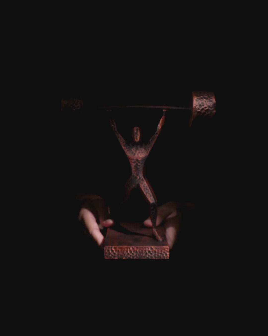 🏋️ Handbemalte Gewichtheber-Statue – Perfekte Deko & Geschenk für Fitness & Kraftsport-Fans