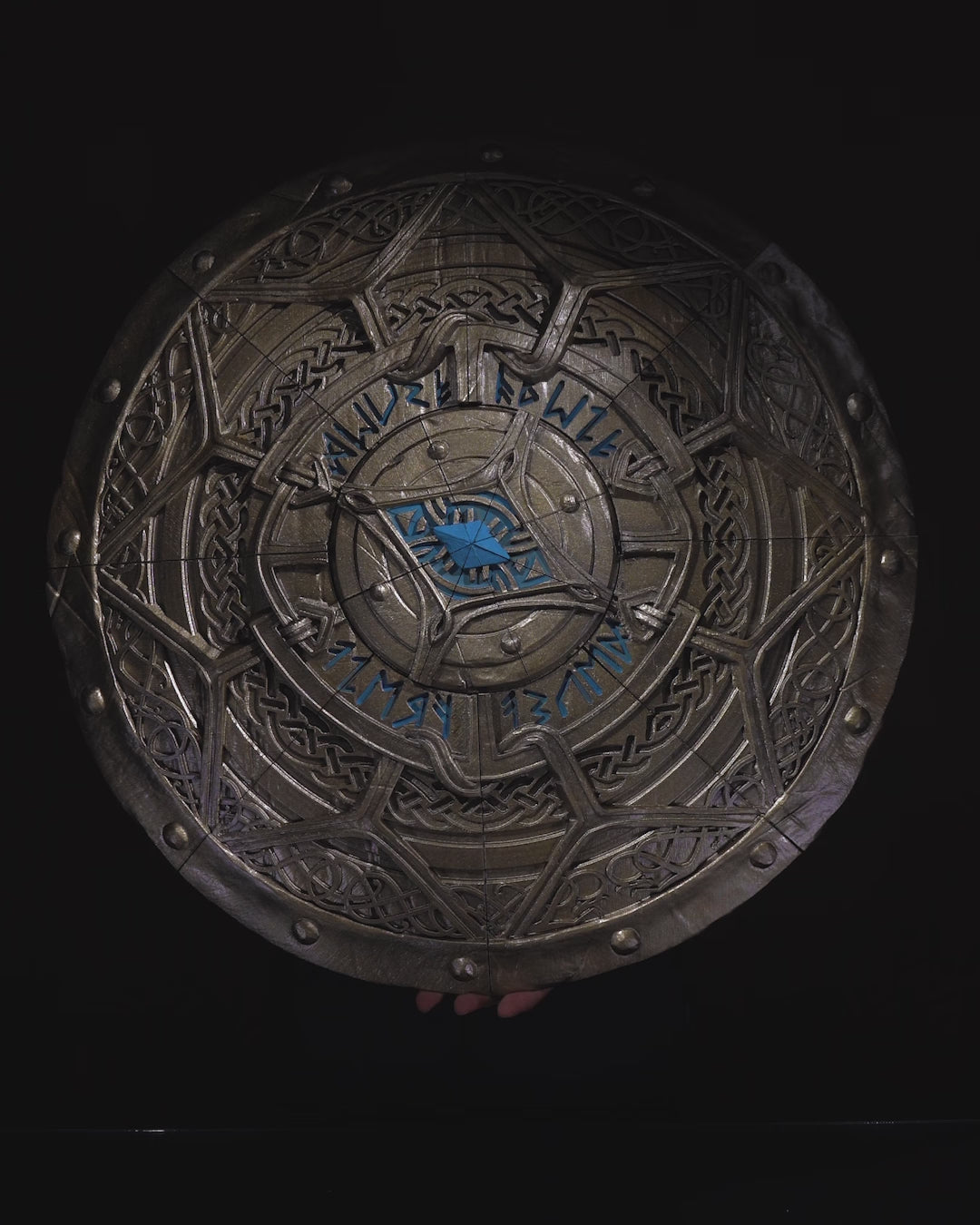 Freyas Schild für Cosplay und Rollenspiele – Ein kraftvolles Symbol der nordischen Göttin