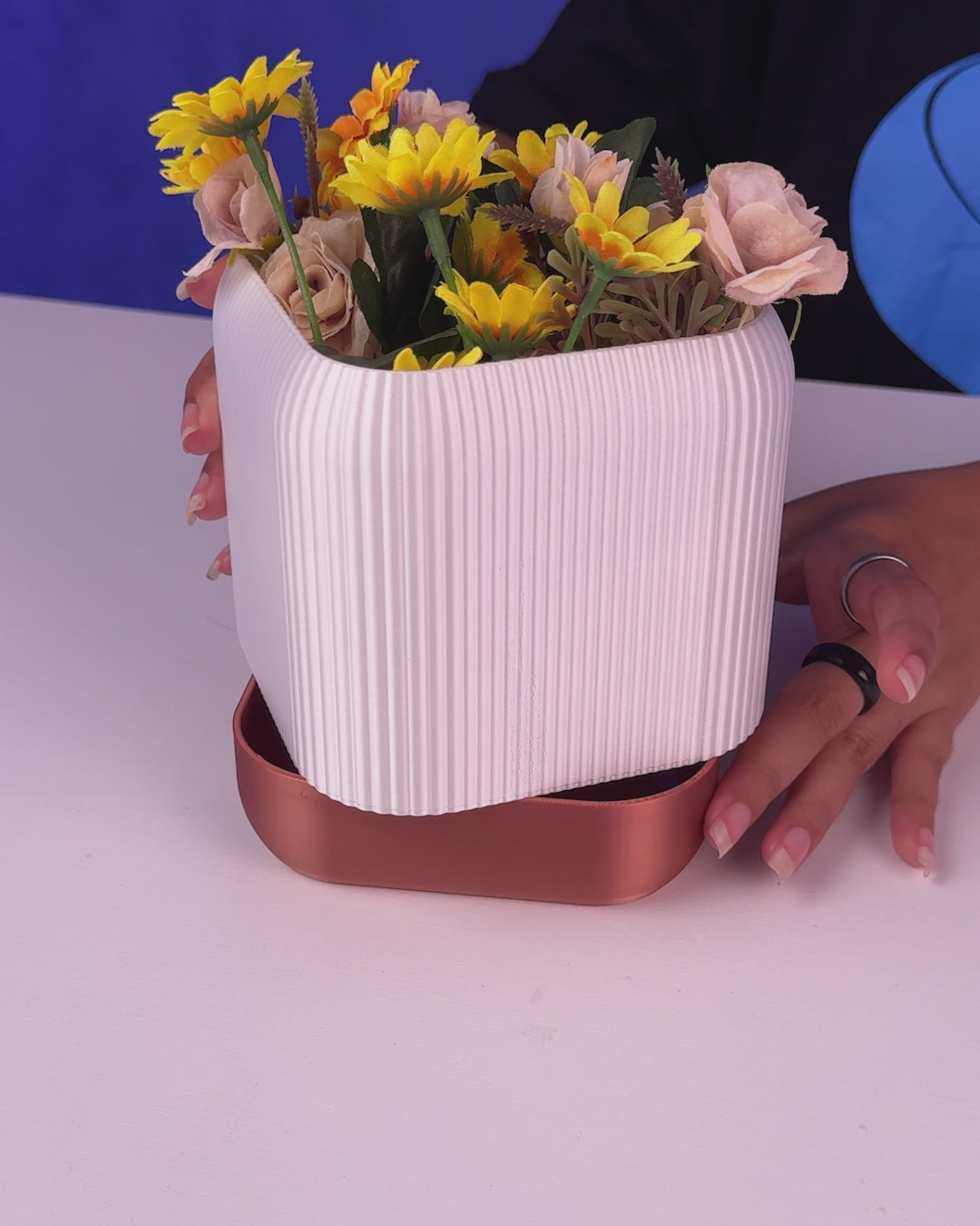 Quadra Selbstbewässernder Blumentopf (20 cm hoch) Zweifarbig