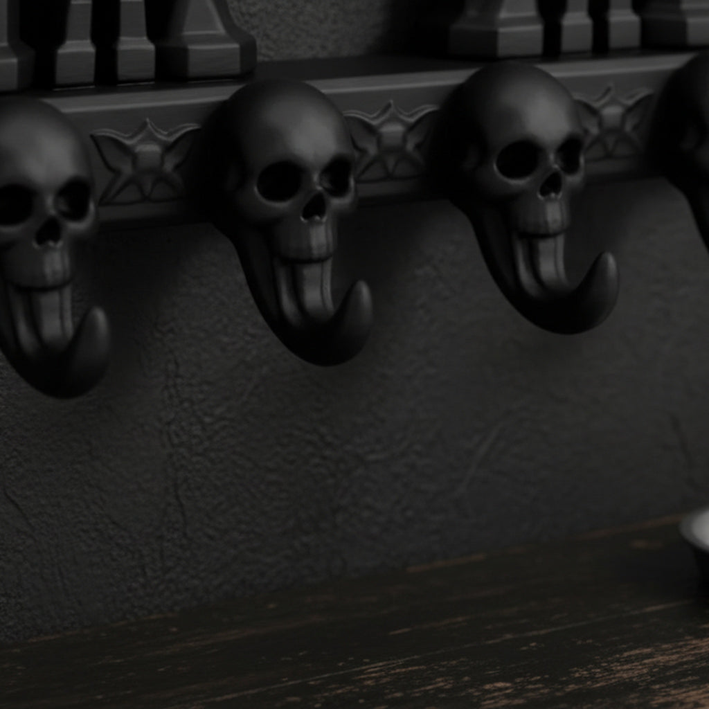 Extreme Nahaufnahme der vier Totenkopf-Haken in Reihe, Zunge als Haken geformt