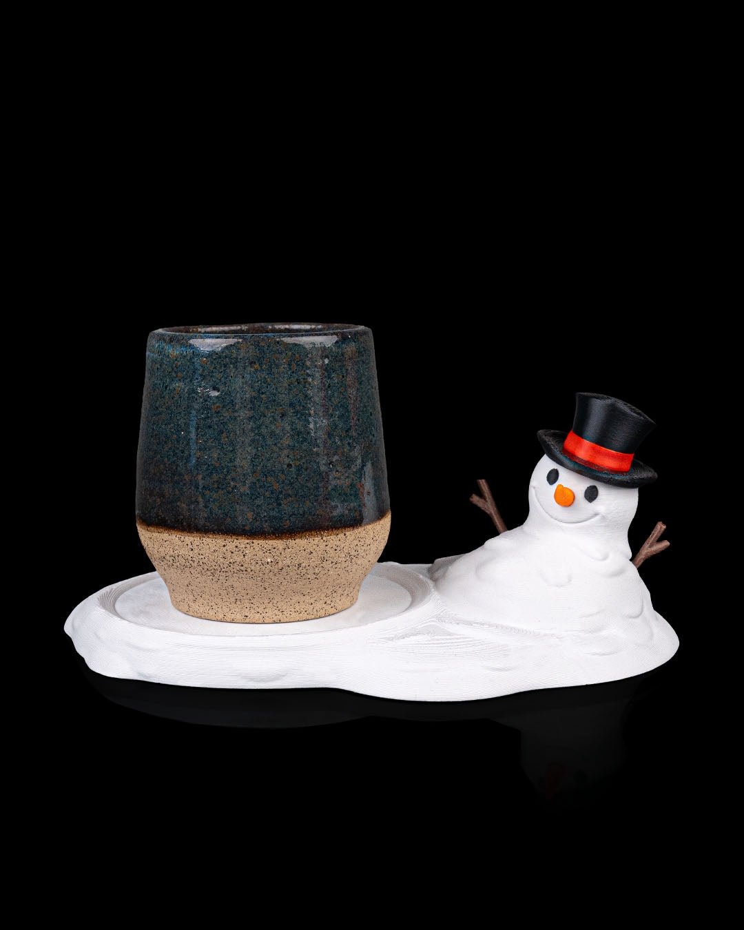 Schneemann Untersetzer Meltproof Coaster mit dunkler Keramiktasse, Zylinder und Astarmen, 18 cm – Münch3D