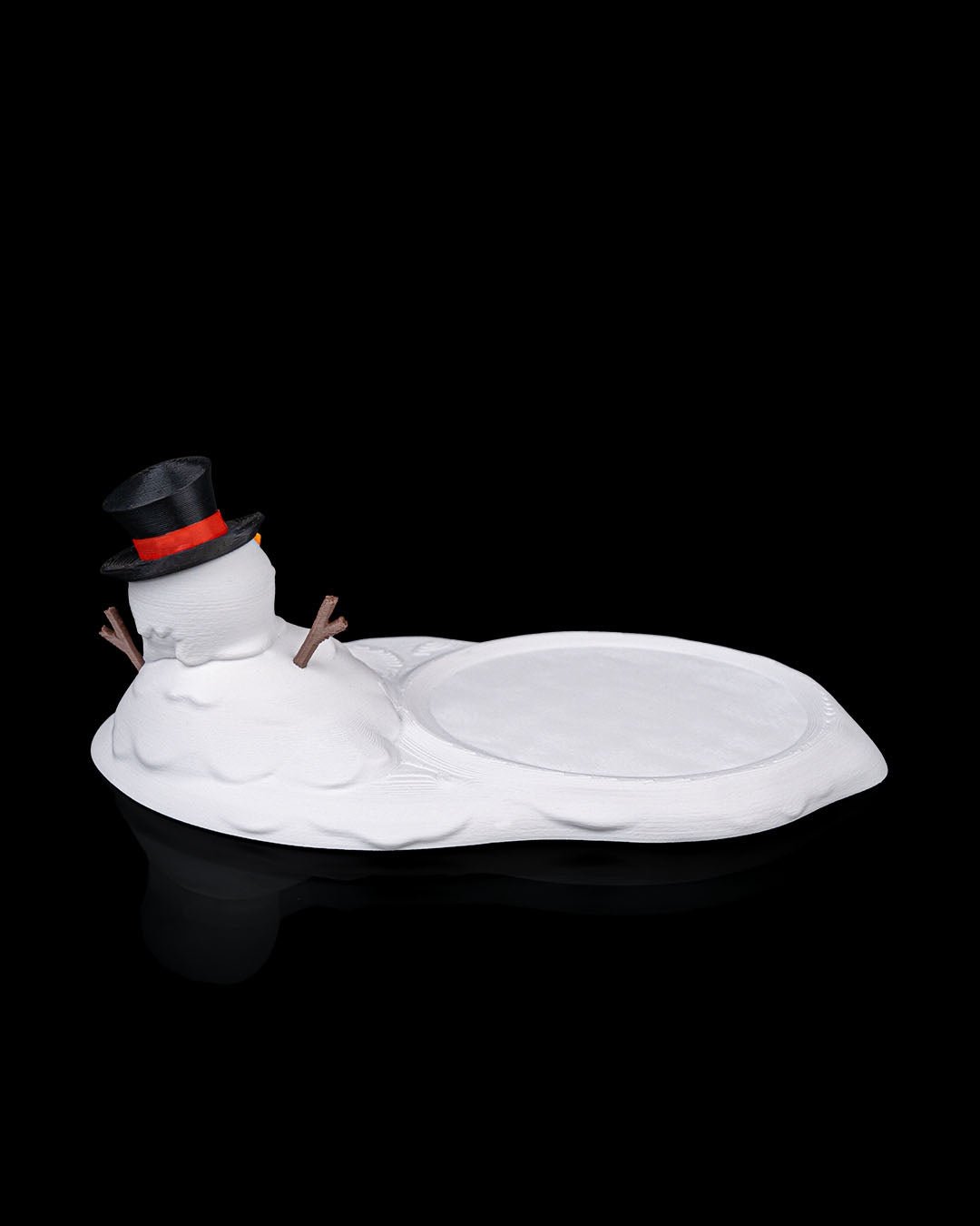 Schneemann Untersetzer, Seitenansicht mit Zylinder und beiden Astarmen, leere Ablagefläche – Münch3D