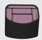 3D-Rendering des Organizers in Schwarz mit rosa-malvenfarbener Fächer-Innenauskleidung, freigestellt vor neutralem Hintergrund