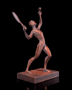 Tennis Statue handbemalt Kupfer-Bronze-Optik, Rückansicht schräg mit erhobenem Schlägerarm, 22 cm hoch – Münch3D Kraichtal