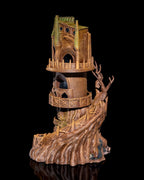 Wachturm Würfelturm bemalt, Hand wirft grünen Würfel von oben in den Turm ein – Münch3D Dice Tower Funktionsdemo